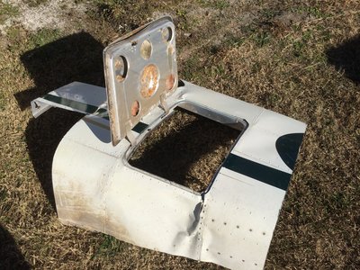 1954 C-180 internal-latch baggage door assembly